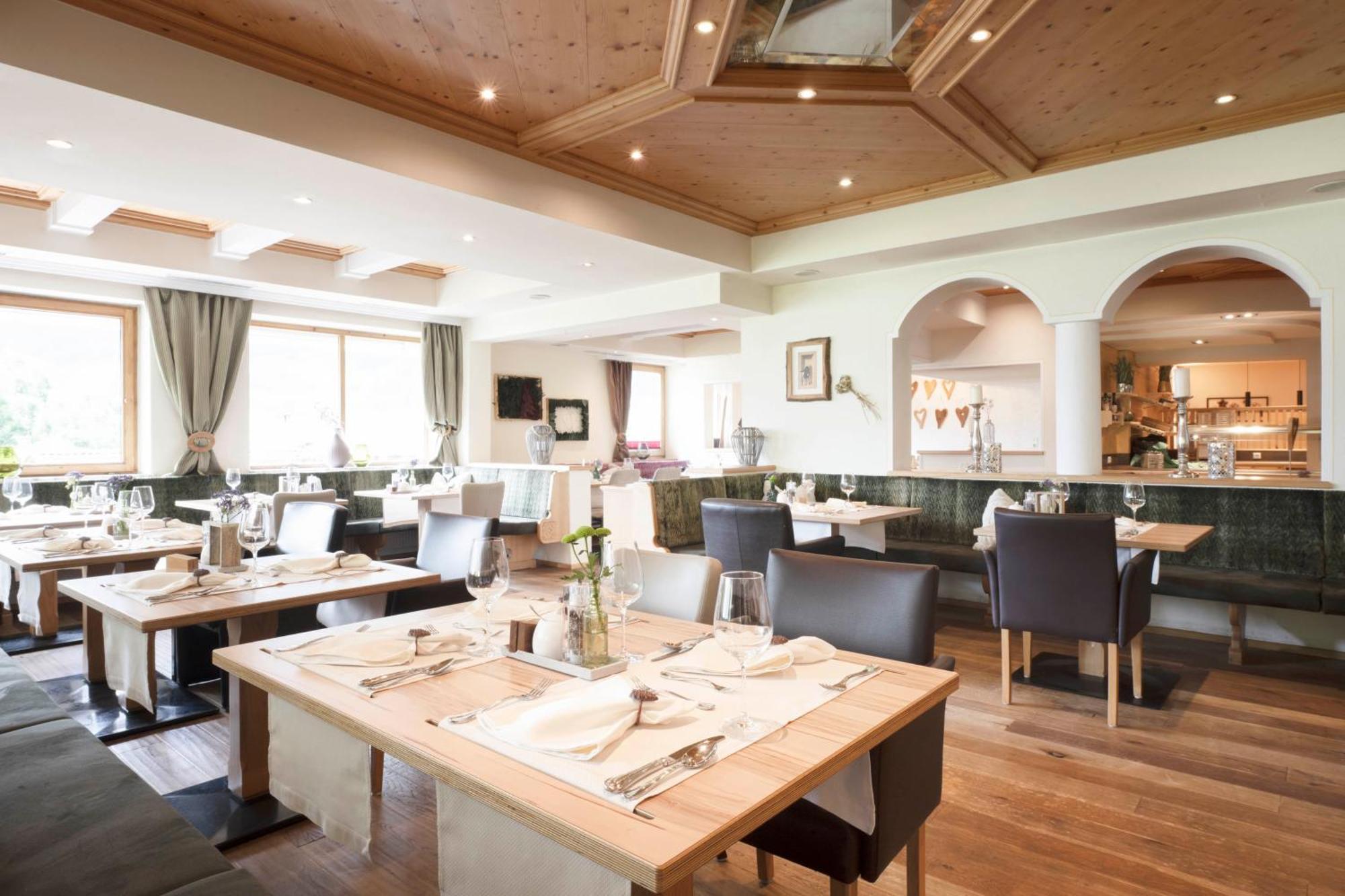 Lifestylepanoramahotel Erika Superior Neustift im Stubaital Exterior photo