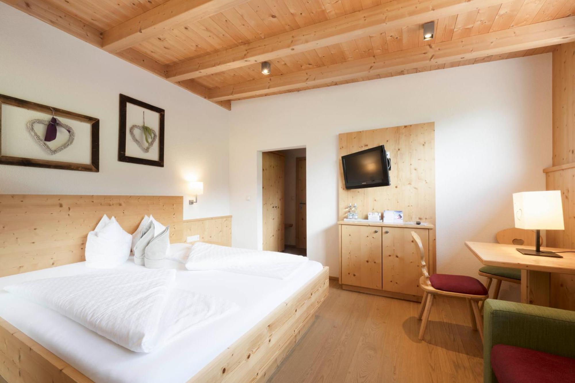 Lifestylepanoramahotel Erika Superior Neustift im Stubaital Exterior photo